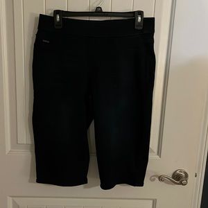 Nine West jean shorts Heidi pull on slimmer/ Bermuda Sz 10